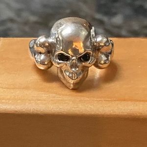 Versani Size 5 Skull Bone Ring with Black Diamond Eyes
